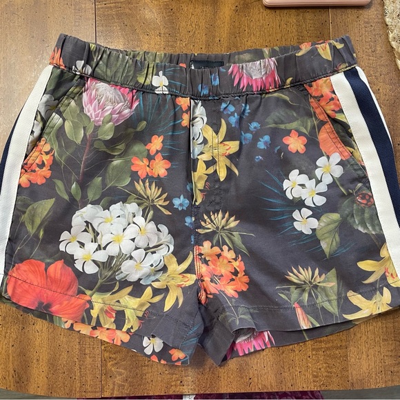 MOTHER Pants - Mother The Quickie Greaser Short Floral Print Side Stripe Womens Shorts SZ Med